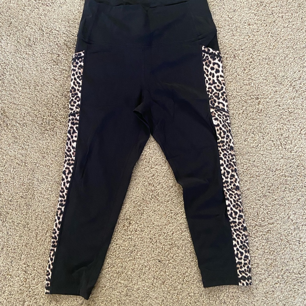 ZYIA Black and Leopard Print Athletic Capri Leggings